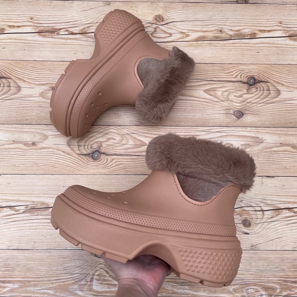 Crocs Stomp Lined Boot - Picture 2 of 16